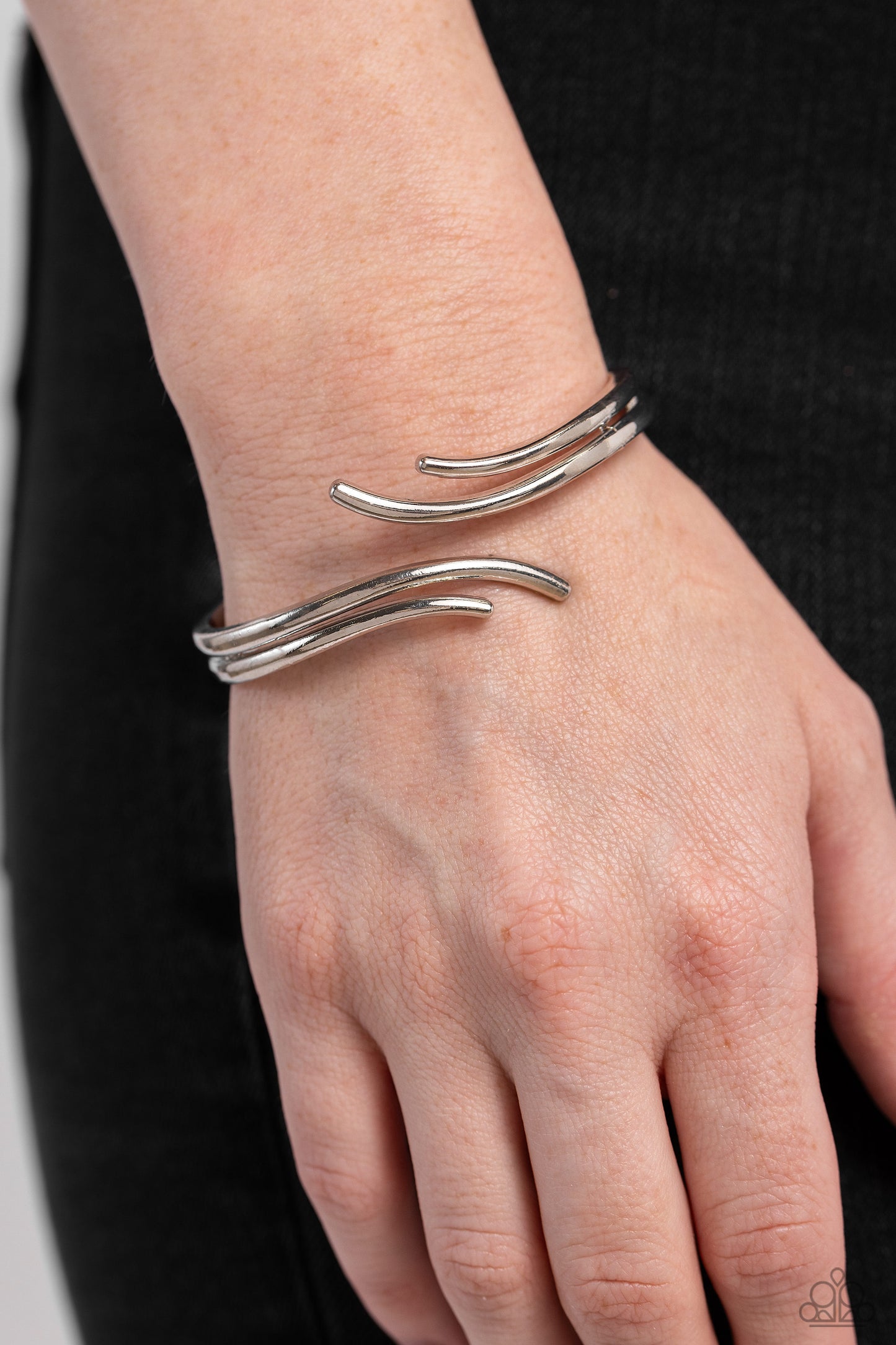 Elven Elegance - Silver Curved Bracelet