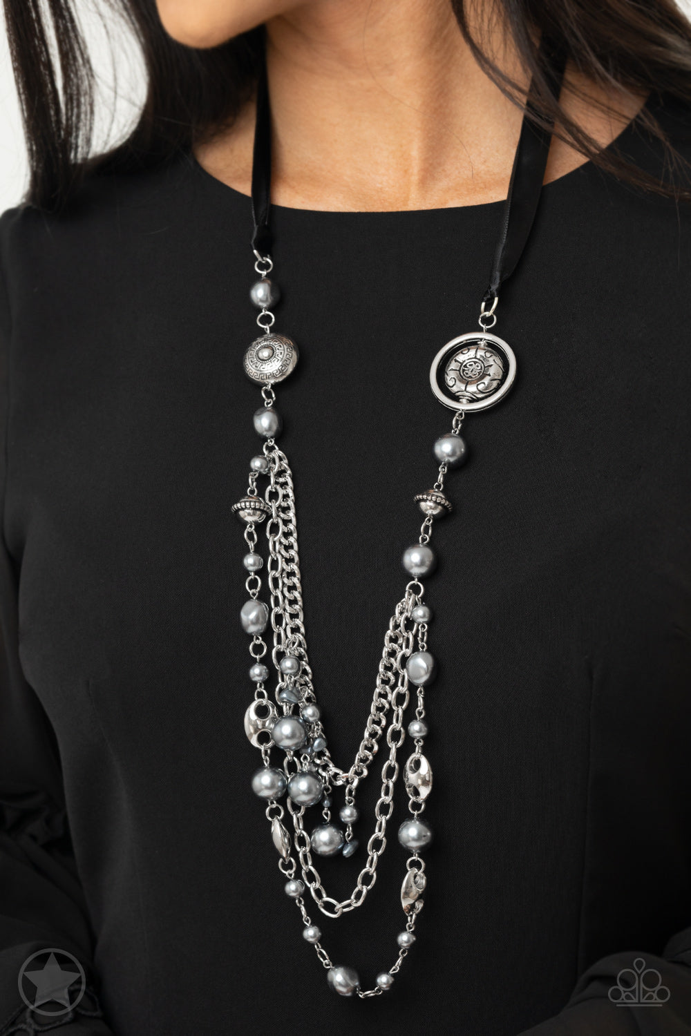 All The Trimmings - Black Female Necklace
