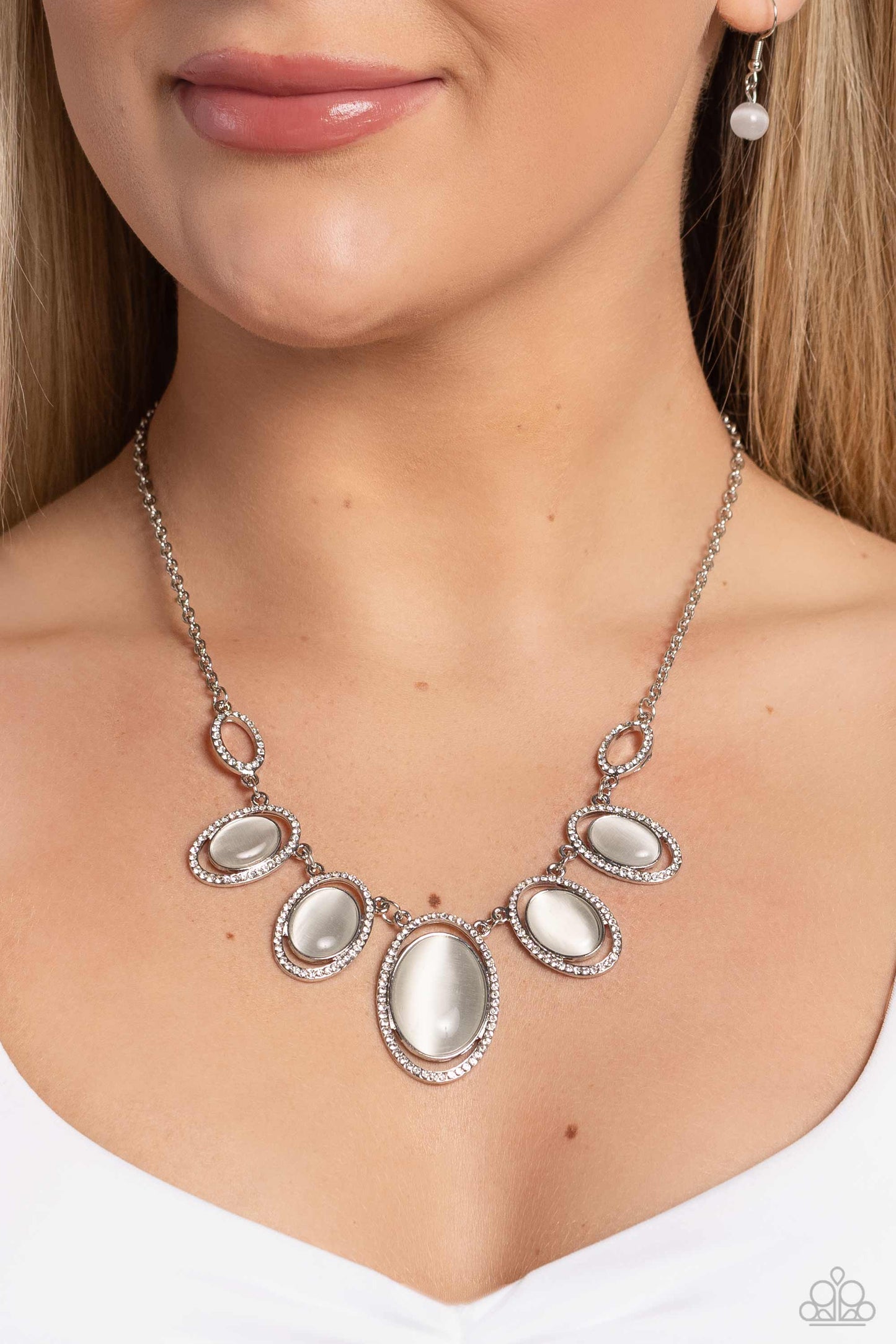 A BEAM Come True - White Female Necklace