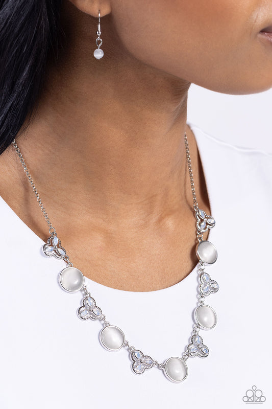 Floral Crowned - White Female Necklace