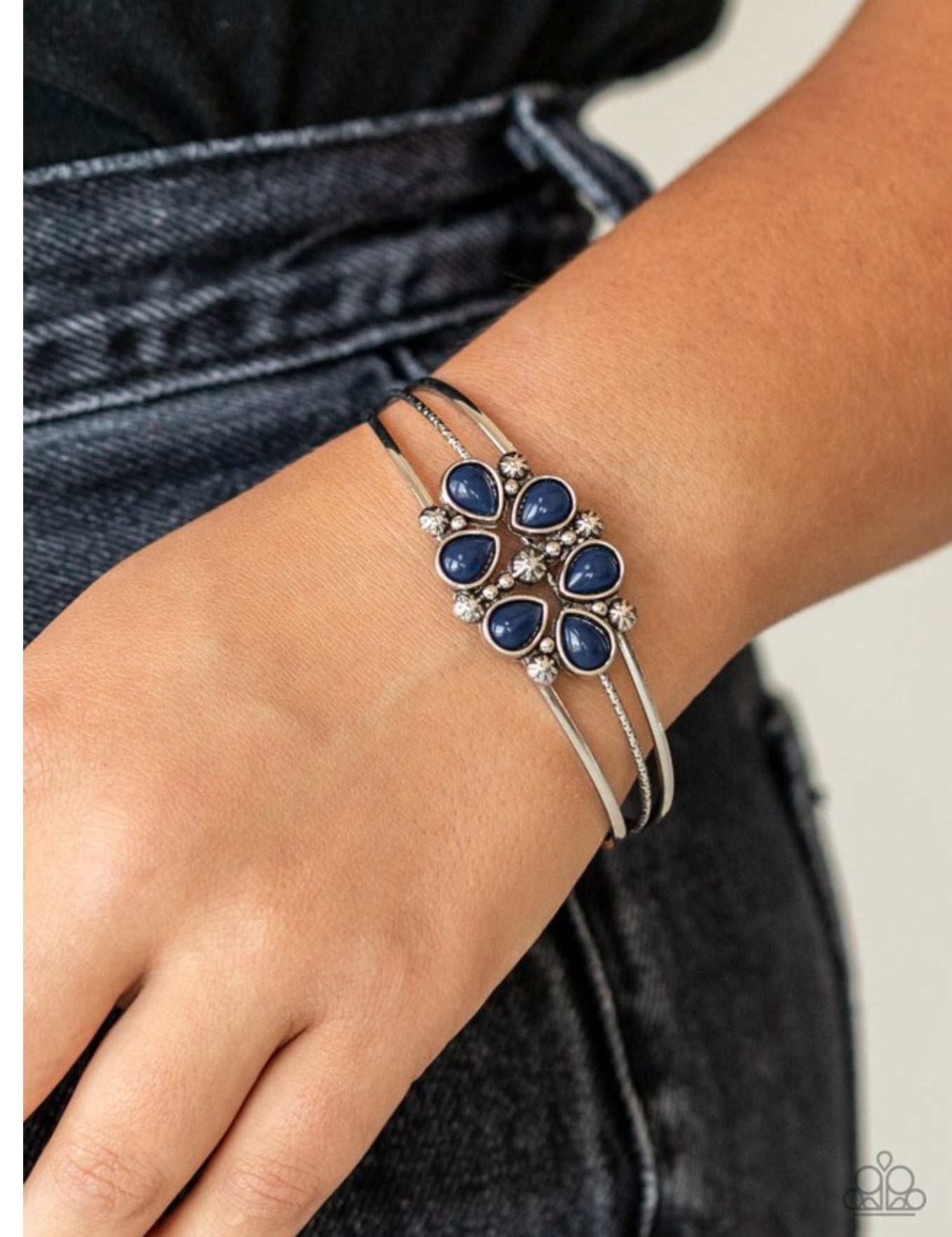 Taj Mahal Meadow - Blue Teardrop Beads