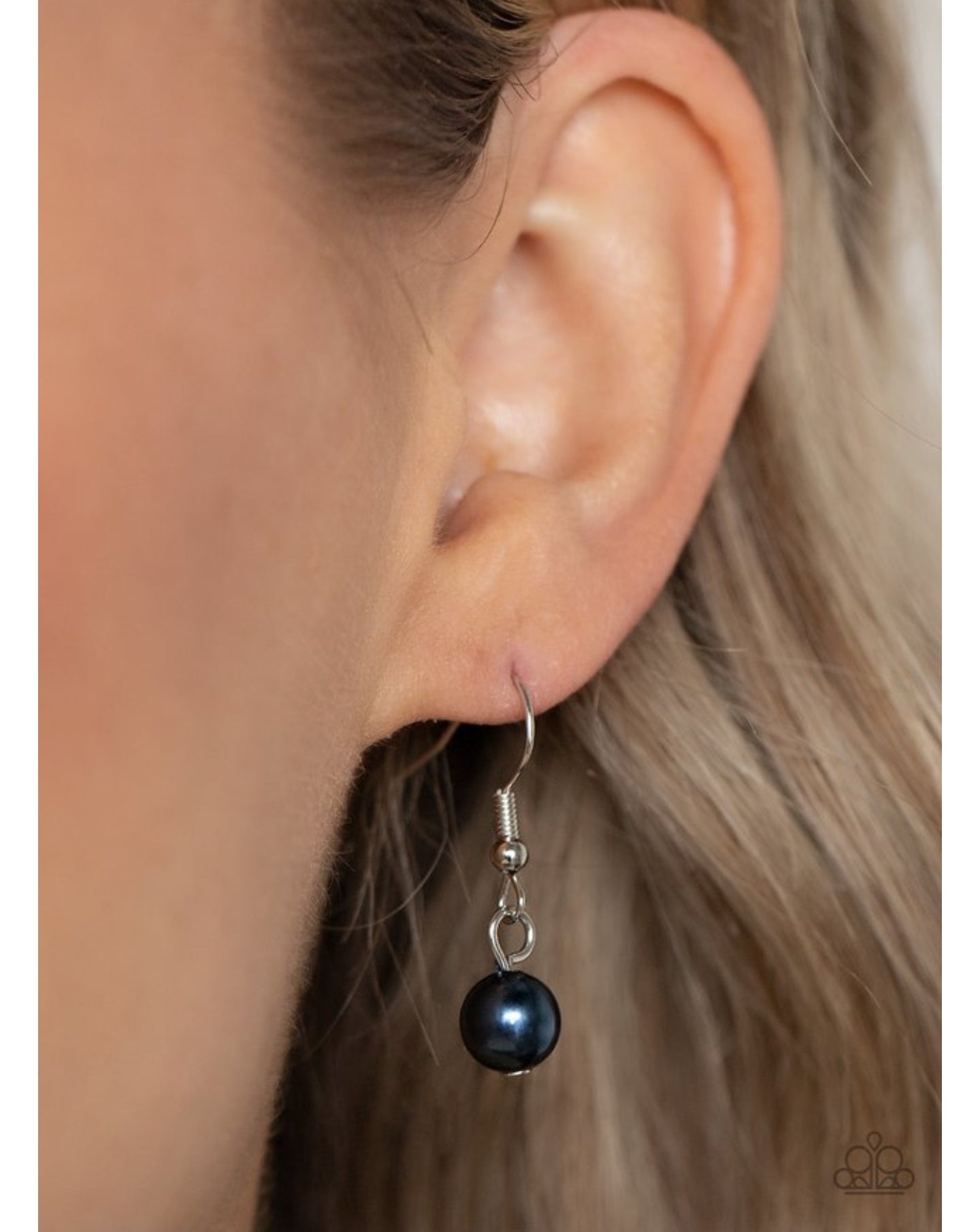 Bonus Points - Blue Female Necklace