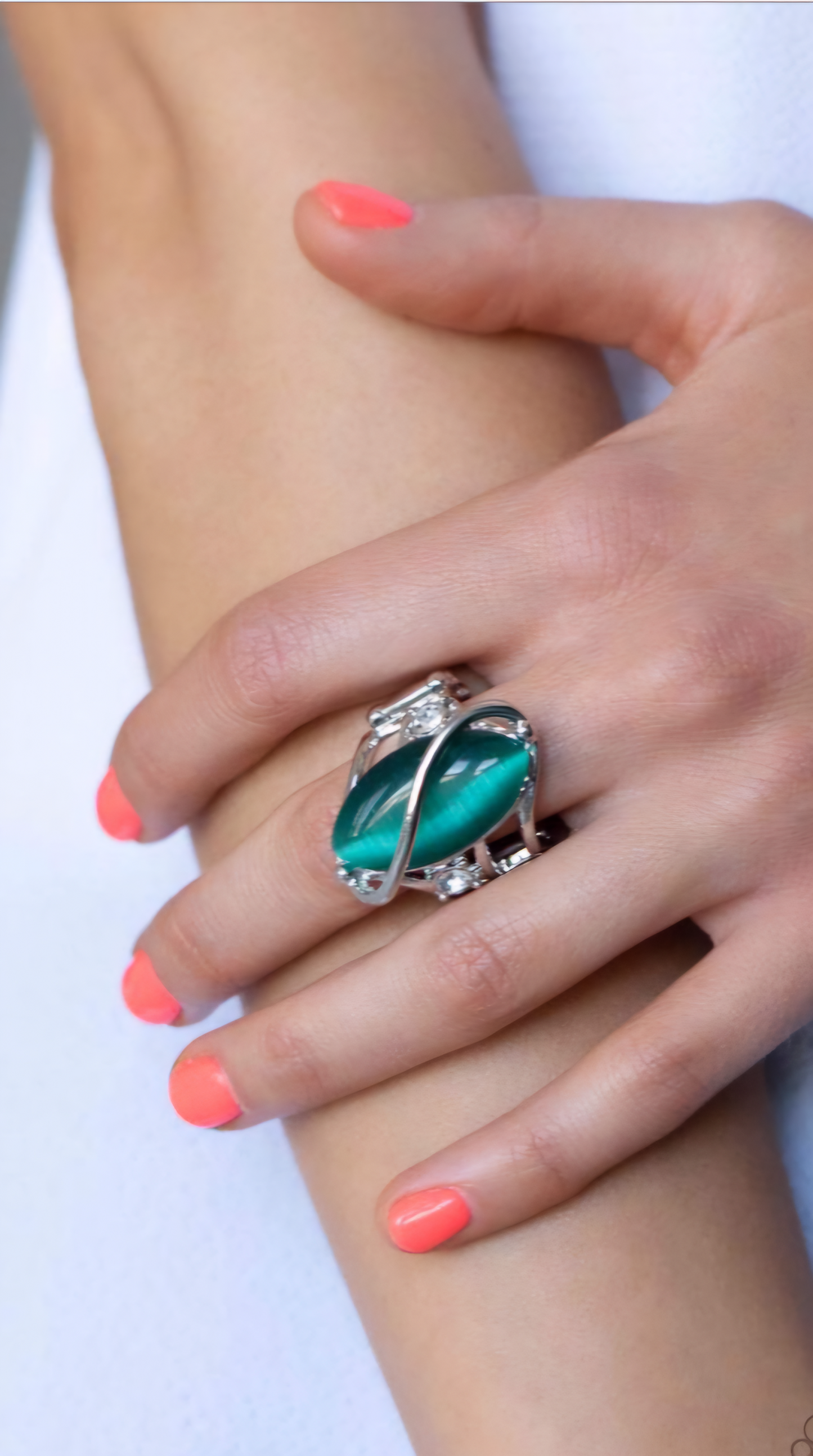 Enlightened Elegance - Green Female Ring