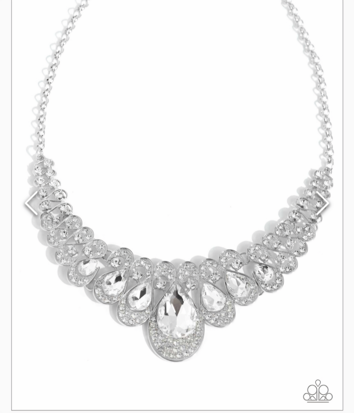 Infinite Idol - White Female Necklace